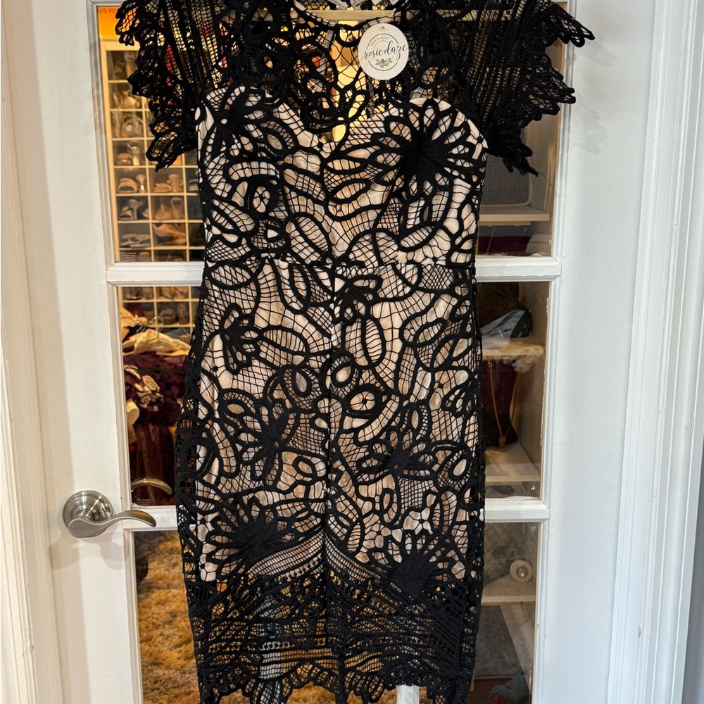 ▪️Main Strip Black Crochet Lace Midi Dress with Nude Slip ▪️ - Picture 2 of 8